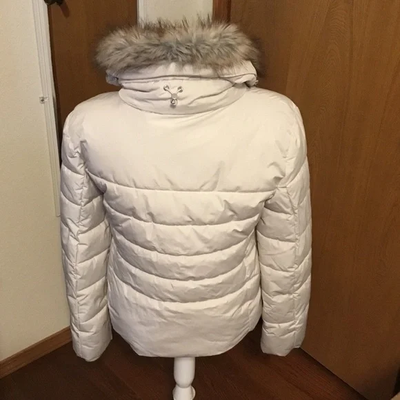 Forever 21 off White Puffer Jacket with Faux Fur Collar - Picture 2 of 5